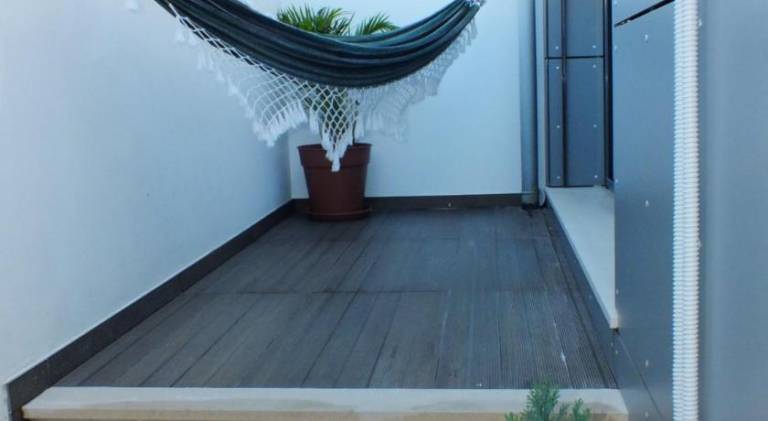 Apartment with patio — photo 3