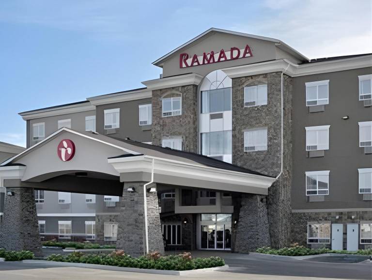 Ramada by Wyndham Stettler in Stettler, AB