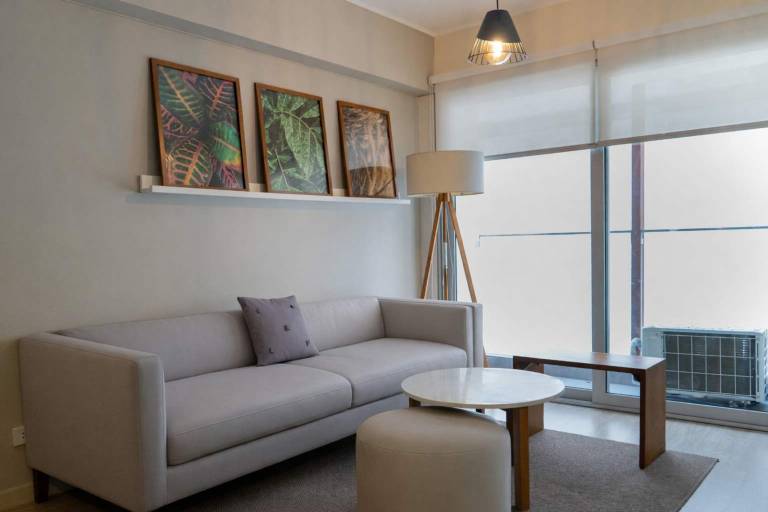 w Comfortable 2BR w Balcony in Miraflores