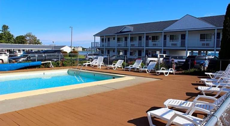 Sunrise Beach Motel — photo 3