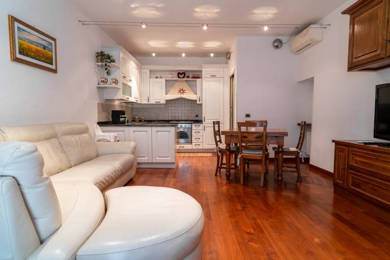 Vacation home | Near Lucca Cathedral | City view | Perfect for remote work in Lucca