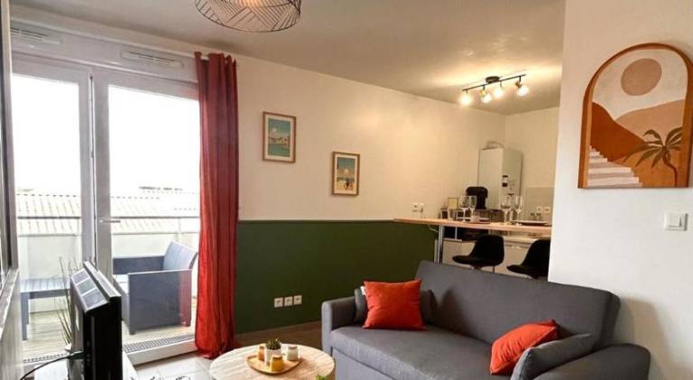 Holiday apartment with terrace in La Rochelle