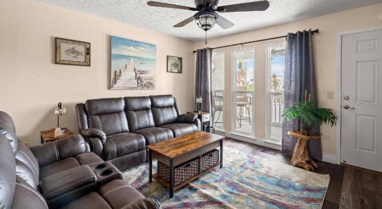 Gulf View Beach Bungalow, Dog-Friendly, Near Scooners, Near Beach — photo 2