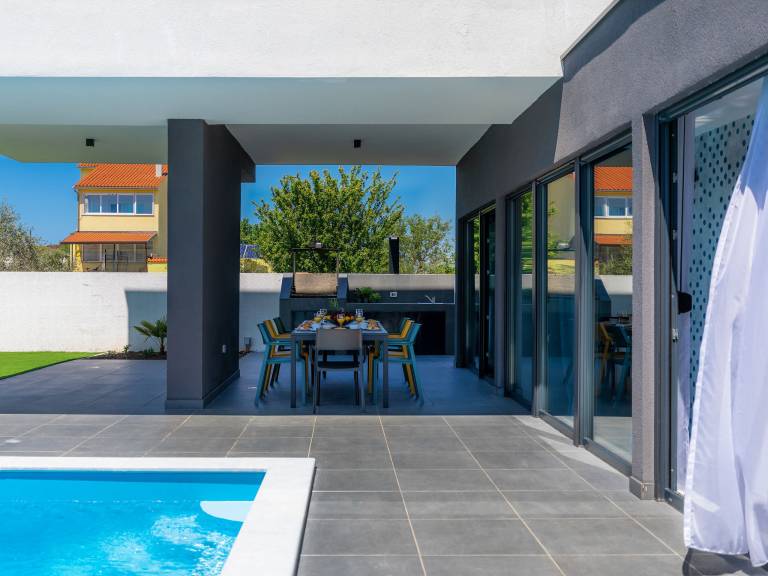 Fully equipped pleasant house with yard, barbeque & private pool | Pet-friendly — photo 5