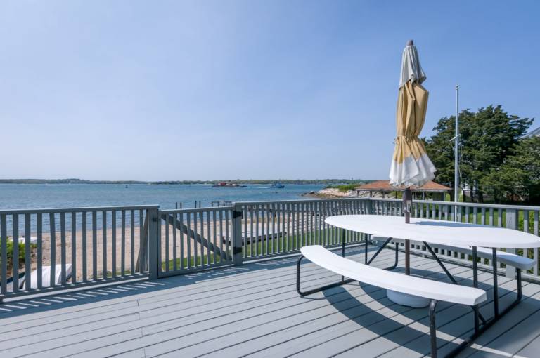 House with barbecue | Water view — photo 4