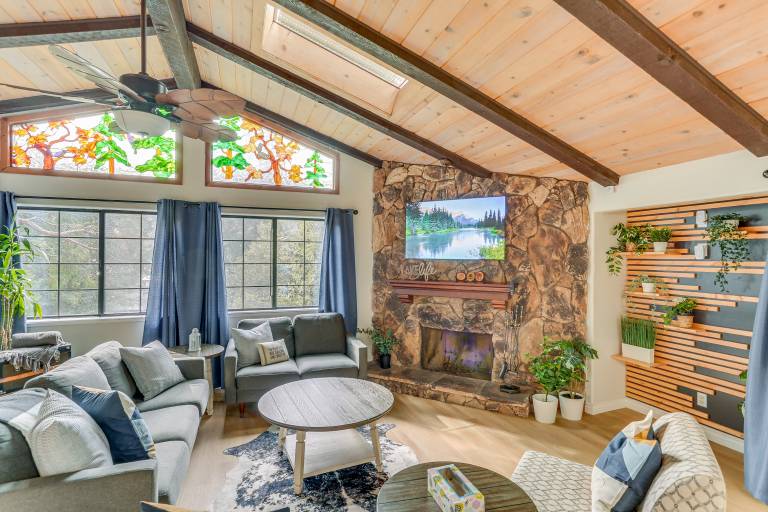 Crestline Home w/ Private Hot Tub: Steps to Lake! — photo 5