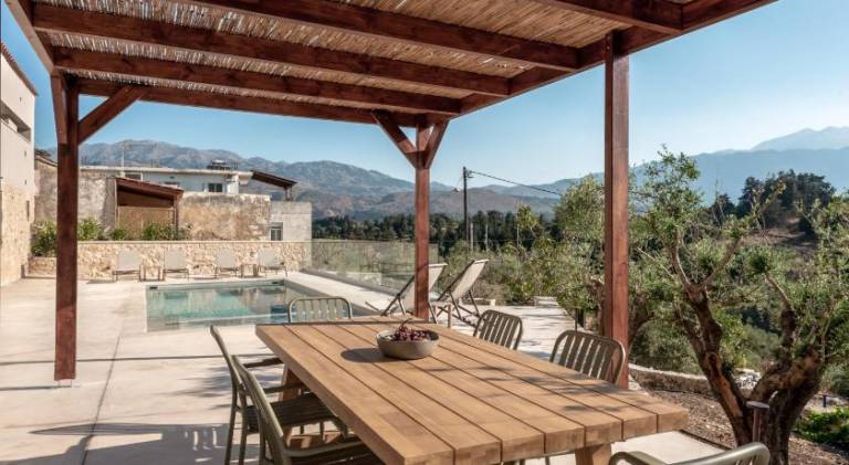 Villa with private pool, patio & yard — photo 2