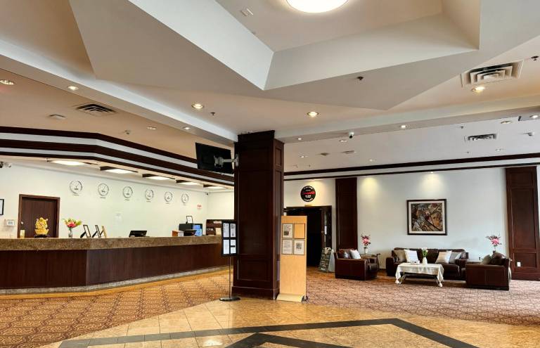Divya Sutra Plaza and Conference Centre Calgary Airport — photo 3