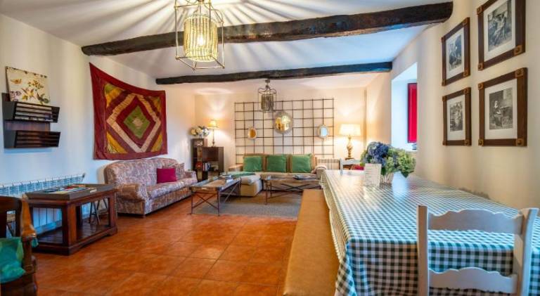 Ample house with terrace, pool & barbeque | Pets allowed — photo 2