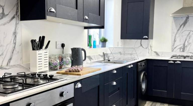 Vacation home with 7 rooms for 10 persons in Liverpool