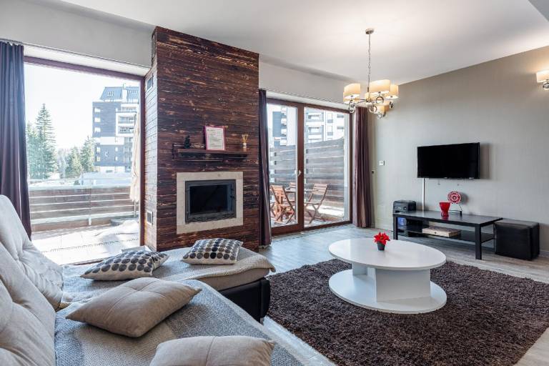 Rental apartment with jacuzzi & pool | Dogs allowed in Brasov