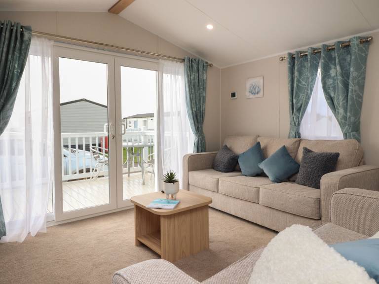 Family-oriented wonderful cottage with pool & garden | Beach view | Dogs allowed — photo 3