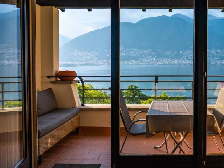 Ferienwohnung in Vira (Gambarogno), Piazzogna f&uuml;r max. 2 Personen