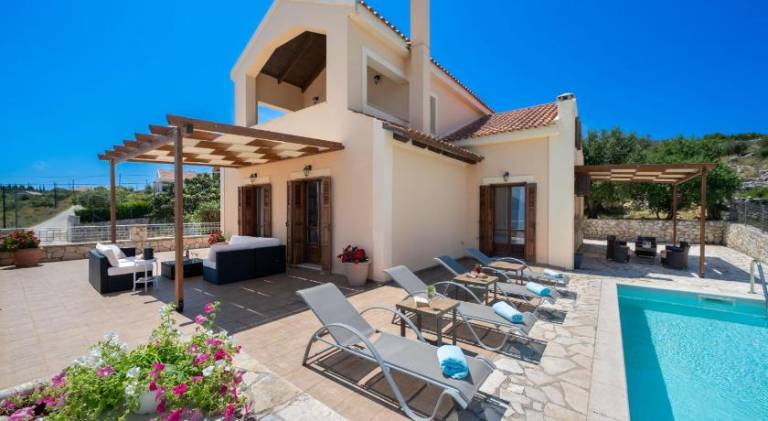 Villa with terrace, garden & barbecue — photo 3