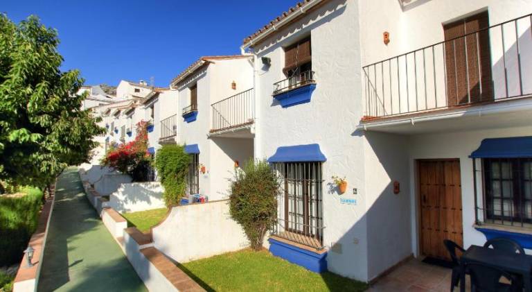 Child-friendly lovely villa with barbeque, pool & terrace | Pet-friendly — photo 2