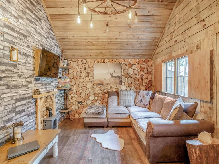 Cottage with jacuzzi, barbeque & yard | River view — photo 3