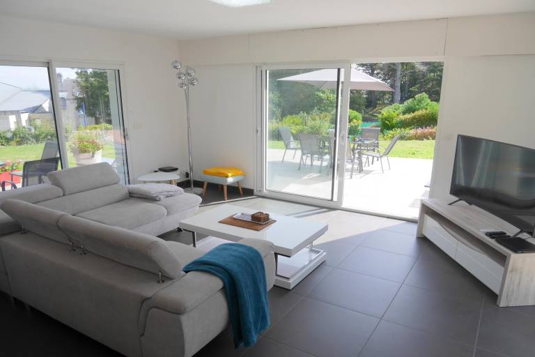 Vacation home with barbeque, garden & patio — photo 2