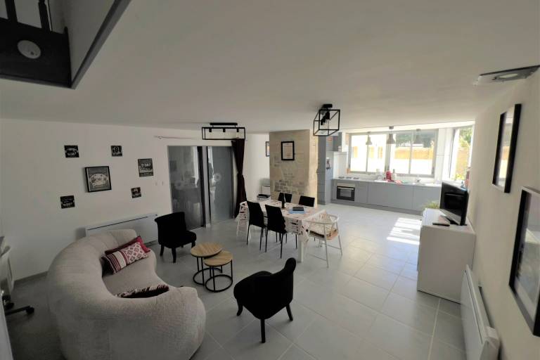 Vacation home with grill & terrace — photo 2