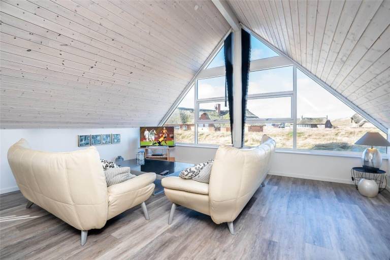 House with patio & sauna — photo 2