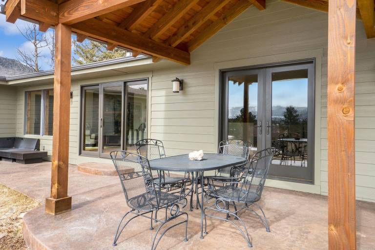 House with garden in Estes Park, CO