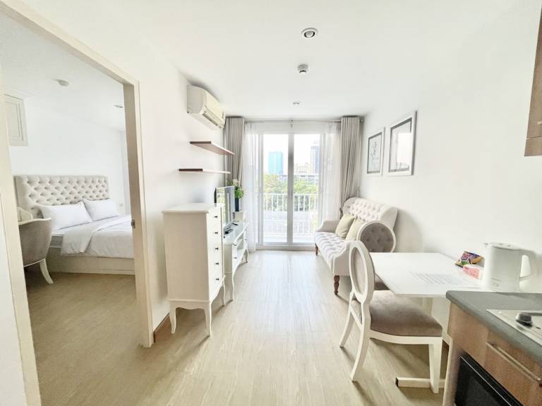 Condo Khlong Tan Nuea