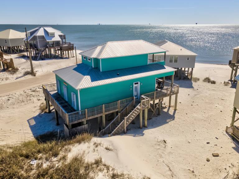 Lazy Daze Beach House - 105 Strand Ct in Al