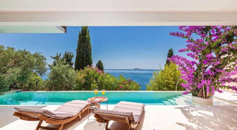 Villa with pool in Zupa dubrovacka