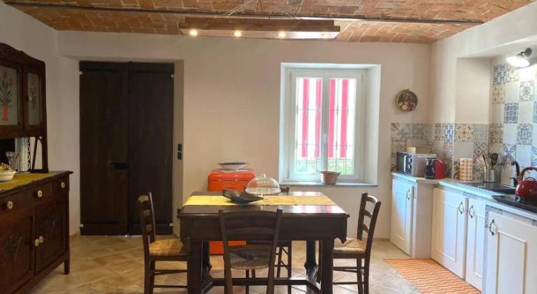 Vacation home with garden — photo 2