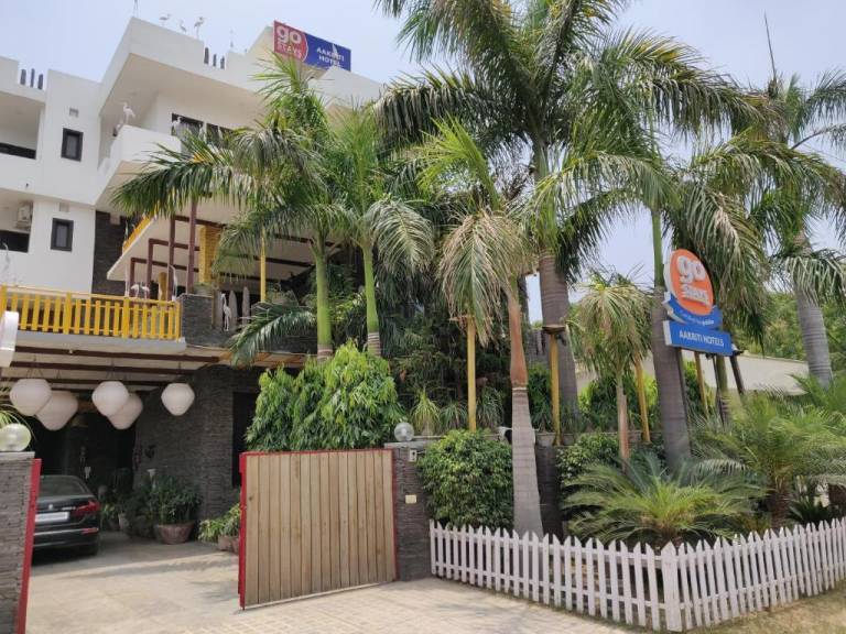 Aakriti Hotels