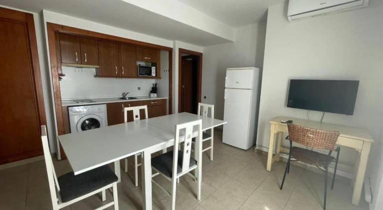 Holiday apartment with pool — photo 4