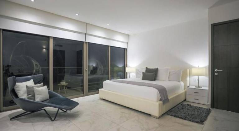Luxury 3BR Apt, WiFi 1Gb, Laundry, Pools, Gym — photo 2