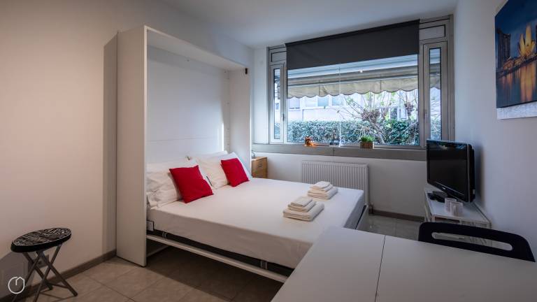 Holiday apartment with garden — photo 2
