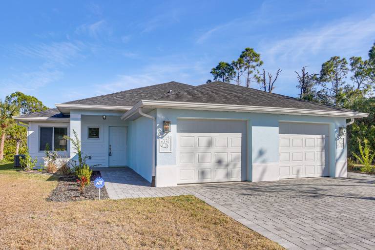Canal-Front Oasis! Port Charlotte Condo w/ Lanai — photo 5
