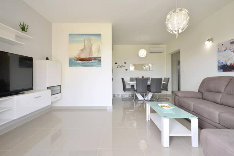 Fully equipped lovely holiday apartment with barbecue | Sea view | Pet-friendly — photo 2