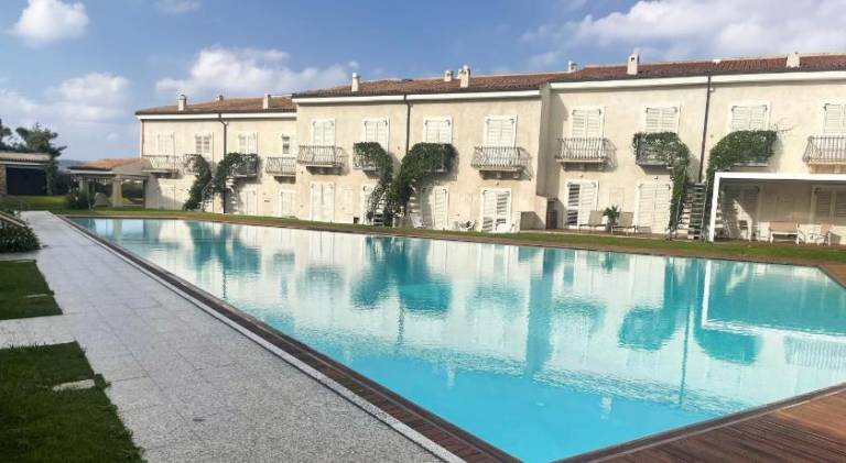 Apartment with pool in Palau