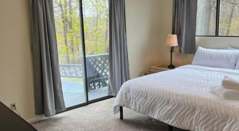 Lazy O Resort 7 bedroom 3 bathroom house — photo 2