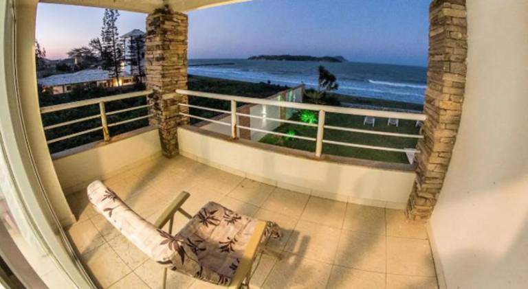 Vacation home with pool | Close to the beach | Pets are welcome — photo 4