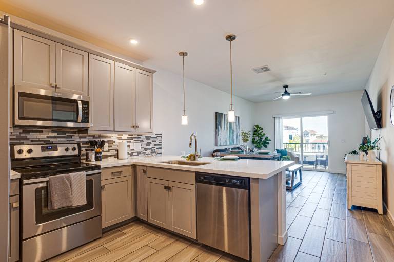 The Cays, Comfort and Relaxation Await! 1 Month Min, Heated Community Pool — photo 4