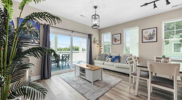Vacation home | Beach nearby | Pets are welcome — photo 3