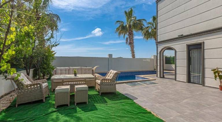 NEAR BY THE LAND OF LEGENDs, PRIVATE POOL WITH JAKUZZI VILLA MOON — photo 3