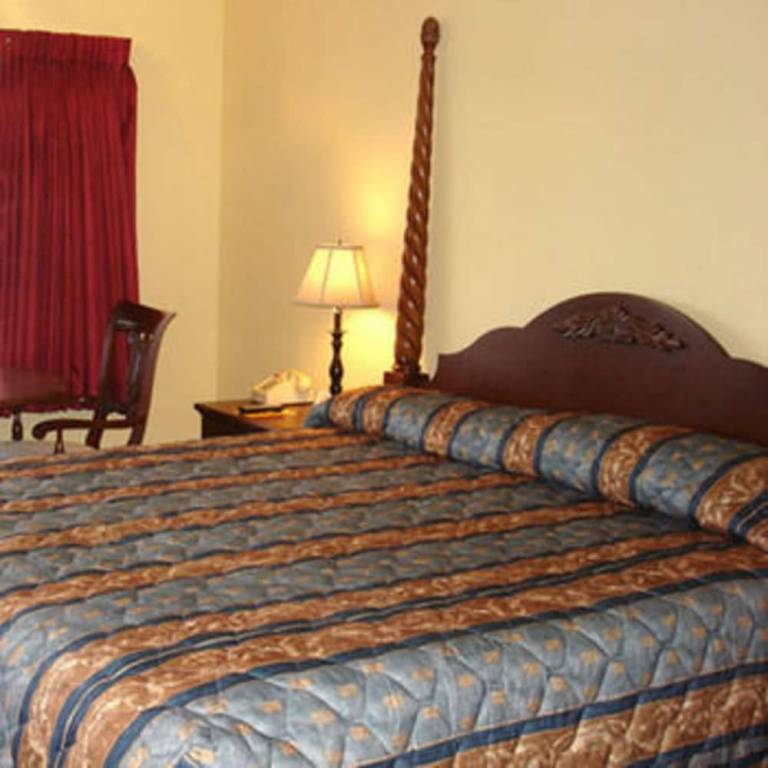 Motel  Weems