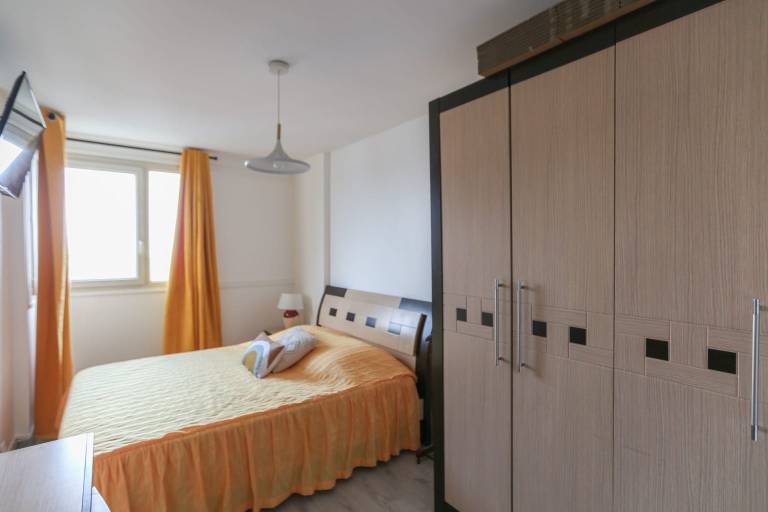 Nice apartment with balcony in Pré Saint Gervais