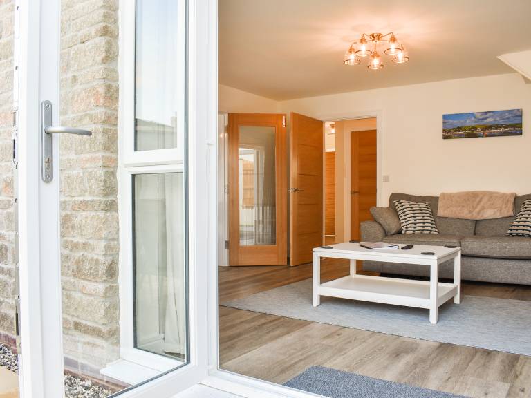 Family-oriented pleasant cottage with barbeque & garden | Pets allowed — photo 3