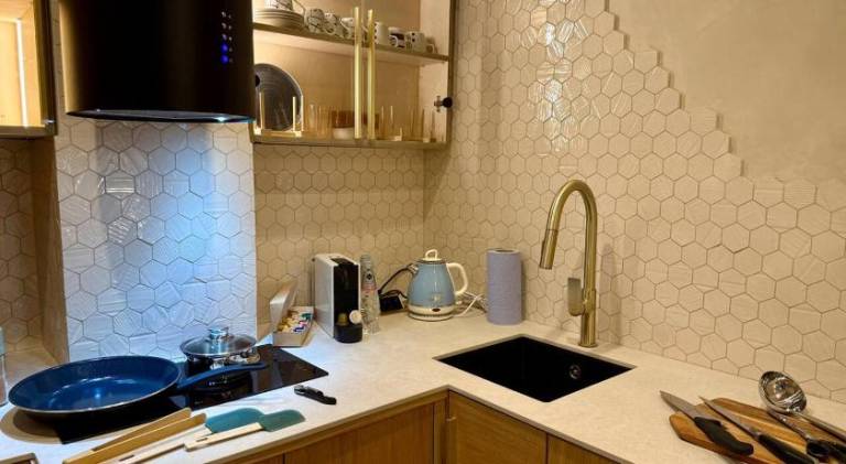 Cosher Premium Location • Boutique Stay • Design — photo 5