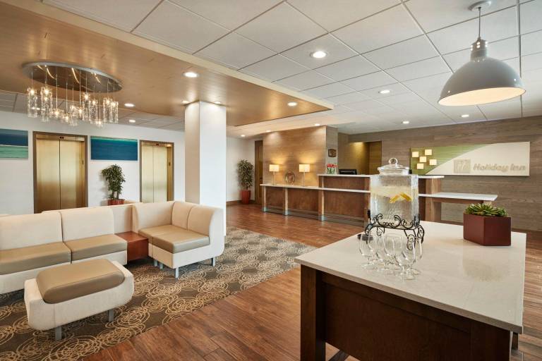 Holiday Inn Alexandria at Carlyle By IHG — photo 3