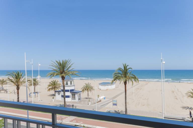 Family-oriented lovely apartment with terrace, yard & pool | Close to the beach | Pets allowed — photo 3