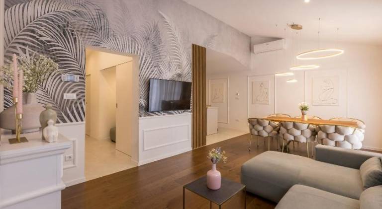 Holiday apartment with 2 rooms for 4 persons in Podstrana