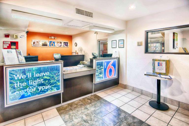 Motel 6 Mammoth Lakes, CA — photo 4
