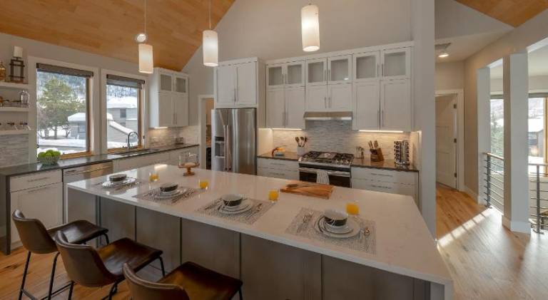 House with hot tub, barbecue & yard — photo 4