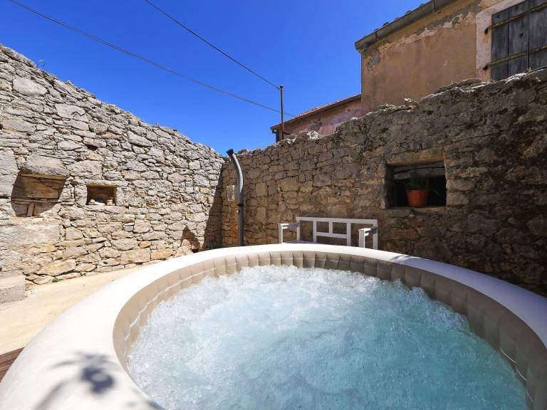 Fully equipped vacation home with garden, terrace & private pool | Dogs allowed in Zadar